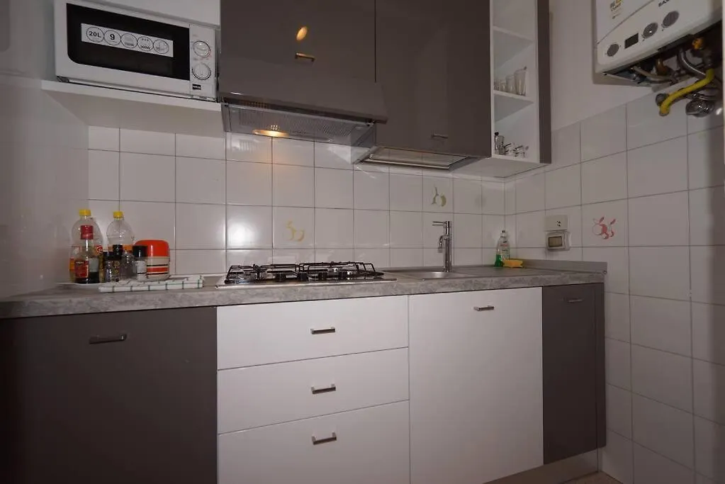 מילאנו Central Guesthouse Cir 015146-Cni-01484 איטליה